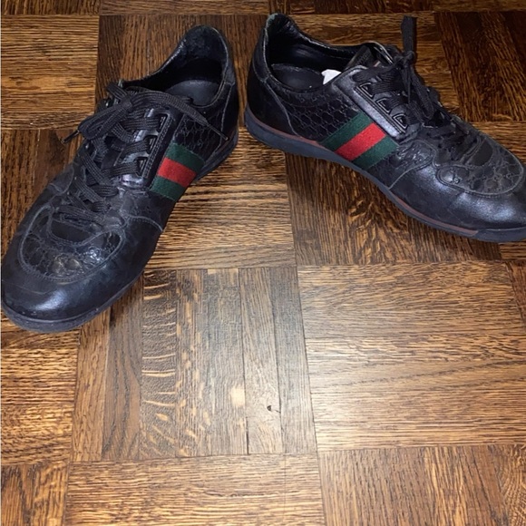 Men’s size 9.5 GUCCI shoes good condition look at pictures before you buy - Picture 4 of 6